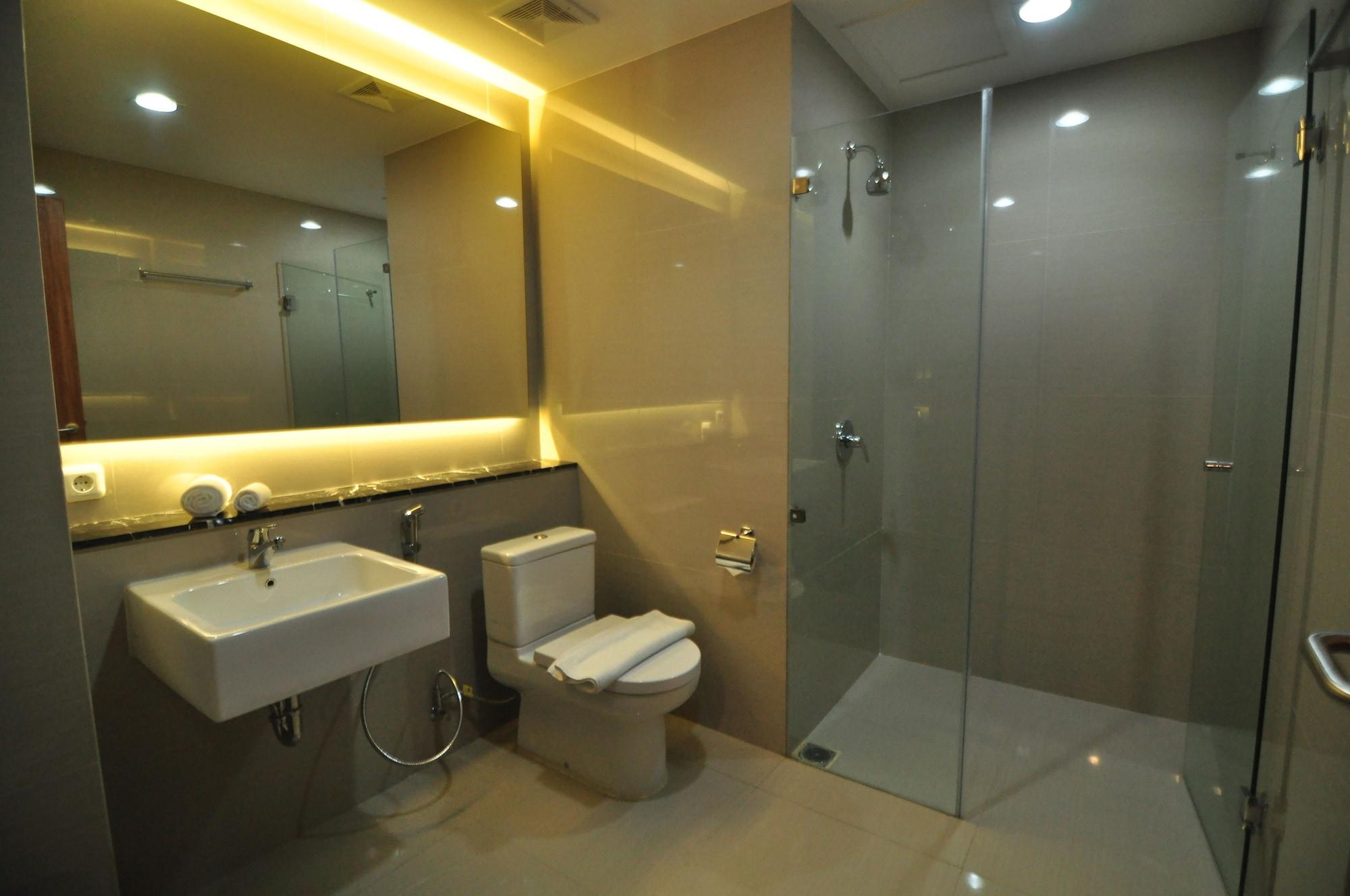 Demelia Hotel Makassar Ngoại thất bức ảnh