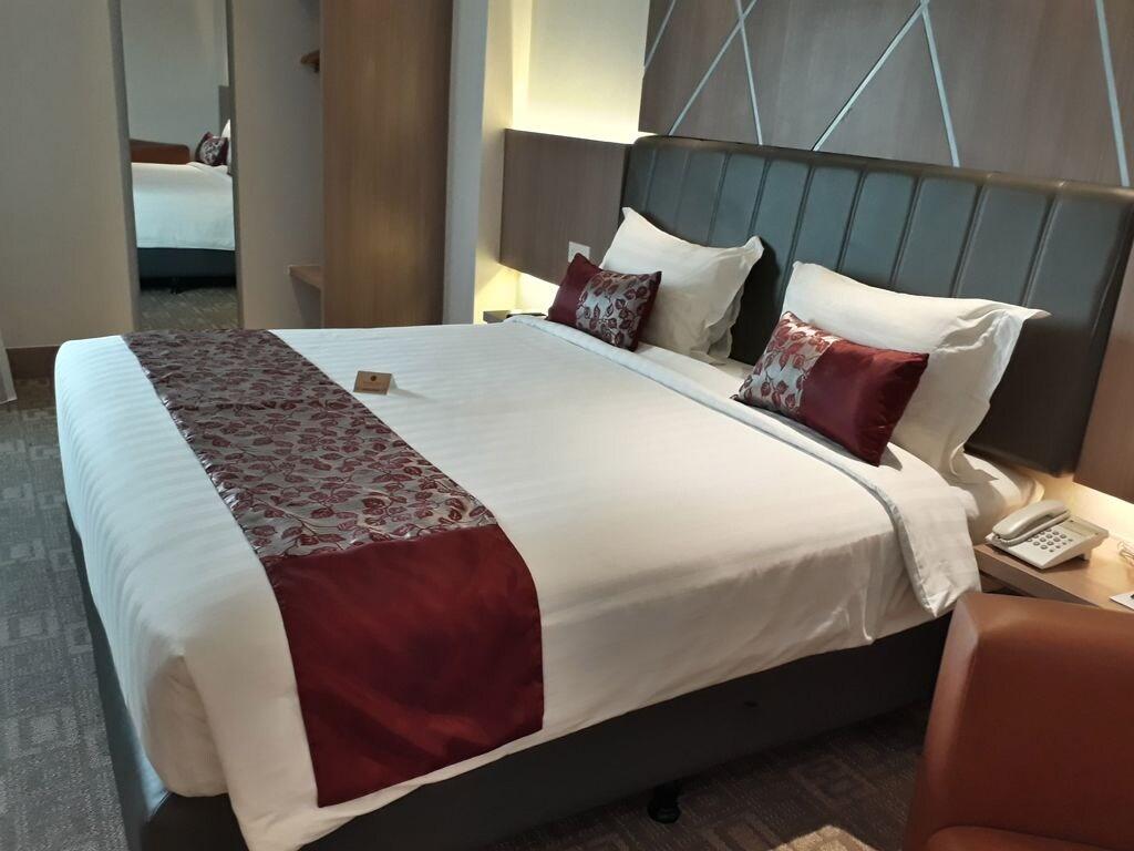Demelia Hotel Makassar Ngoại thất bức ảnh