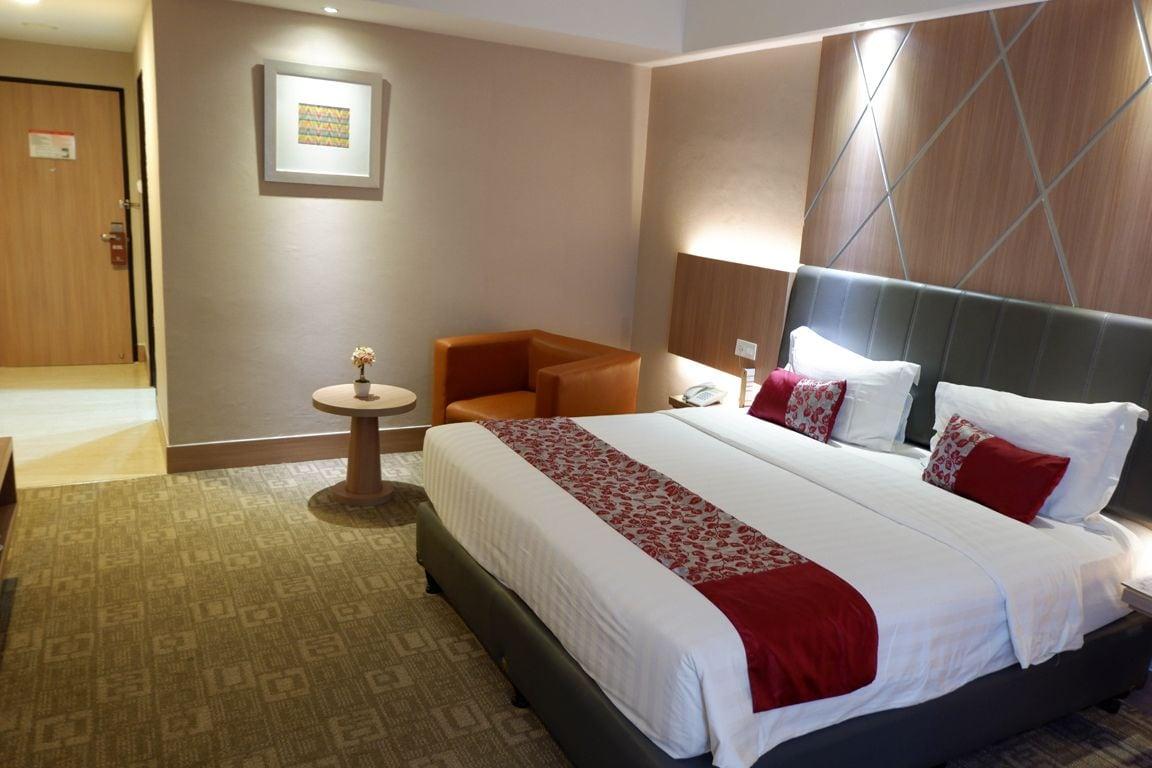 Demelia Hotel Makassar Ngoại thất bức ảnh