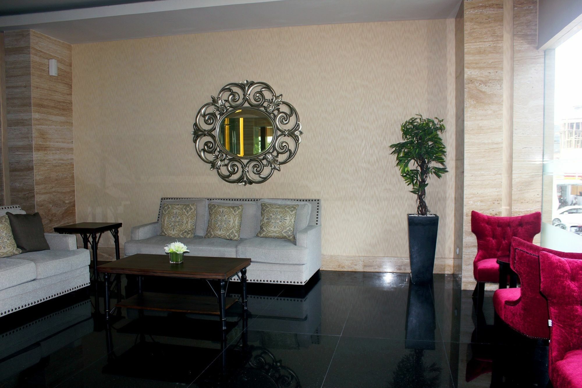 Demelia Hotel Makassar Ngoại thất bức ảnh