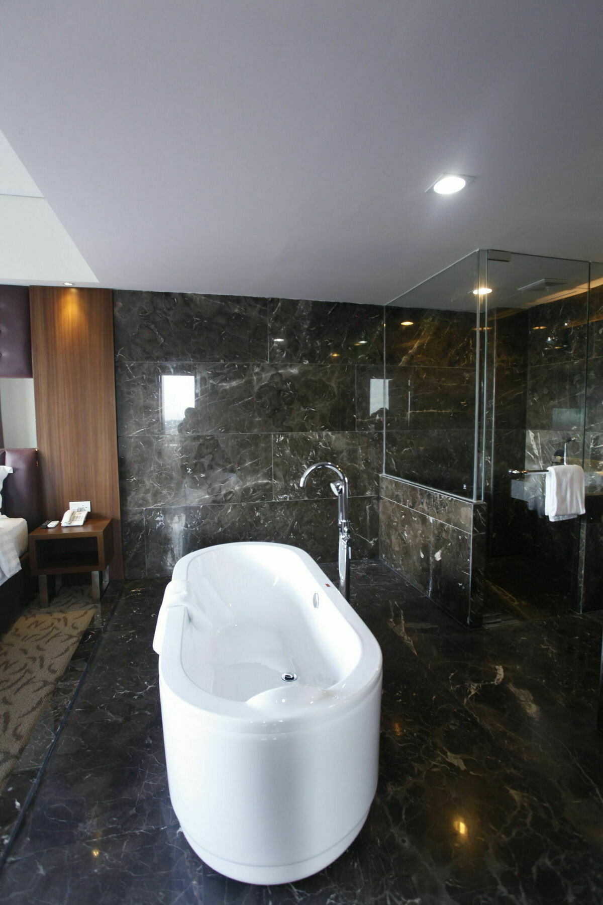 Demelia Hotel Makassar Ngoại thất bức ảnh